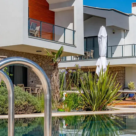 Back Sea Cunda Апартаменты *