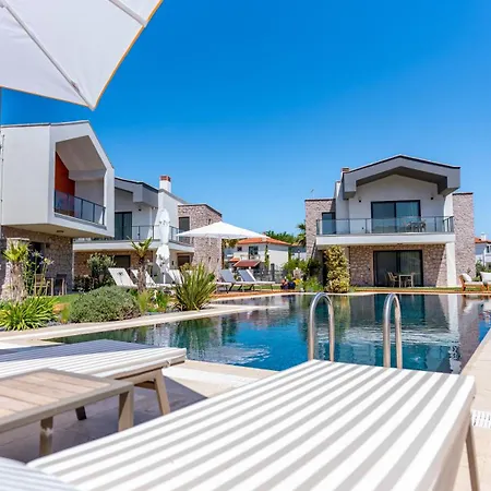 Lodhous Cunda Pool * Айвалык