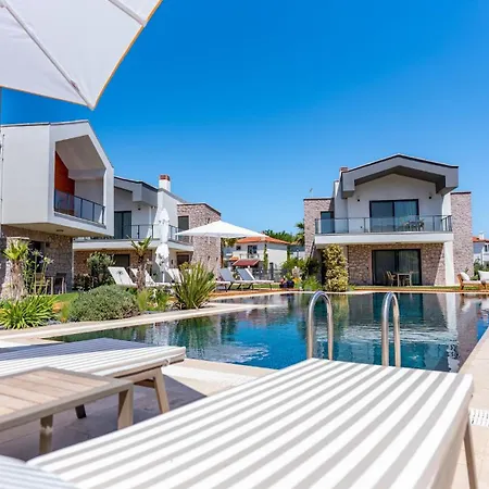 Apartman Lodhous Cunda Pool